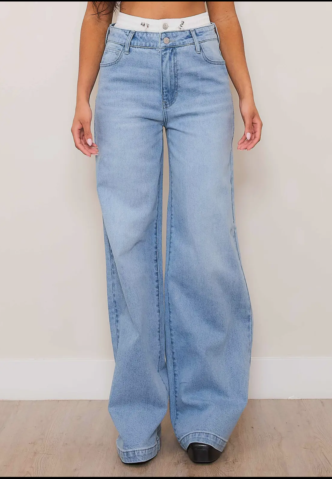 The Icon Double-Band Wide-Leg Jeans — Light Wash