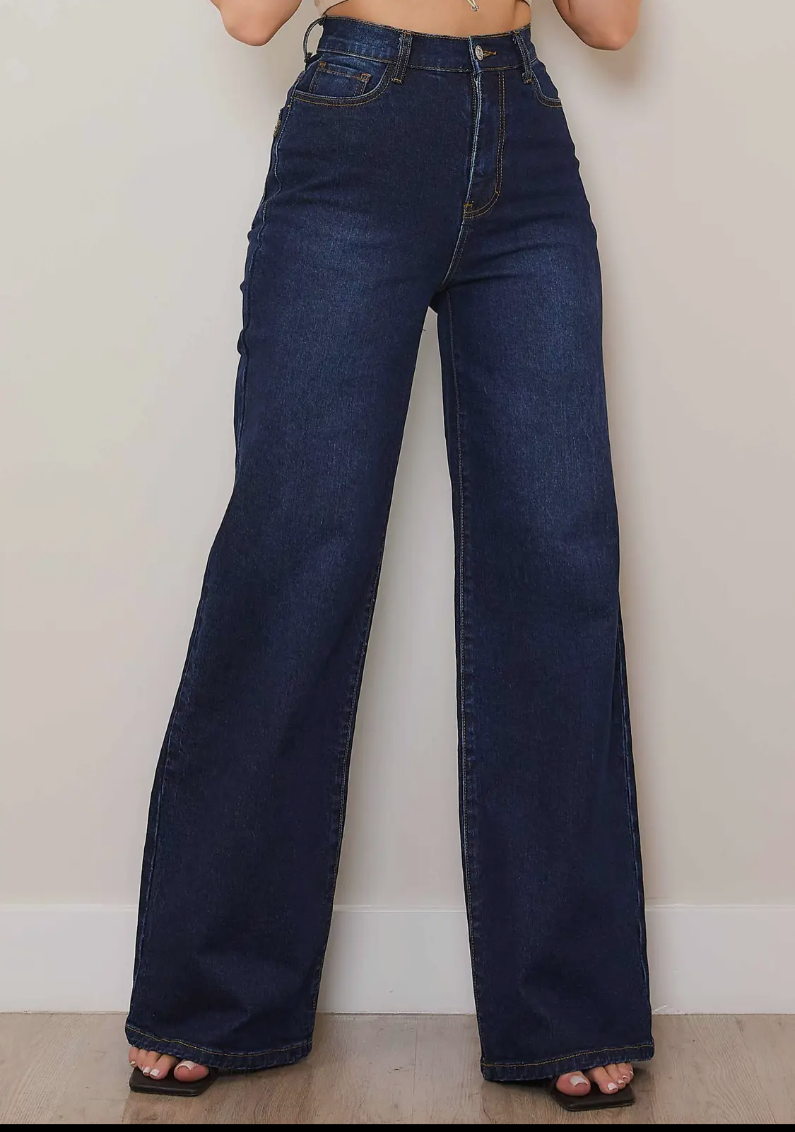 Curvy Wide Leg Straight Jeans